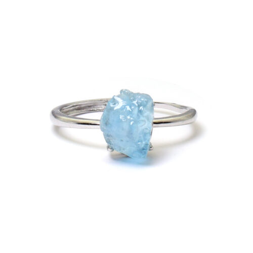 Aquamarine Ring for Courage, Self-expression and; Intuition | Dubai | Maison de Crystal